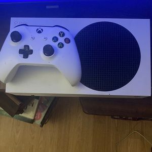 Selling the new Xbox